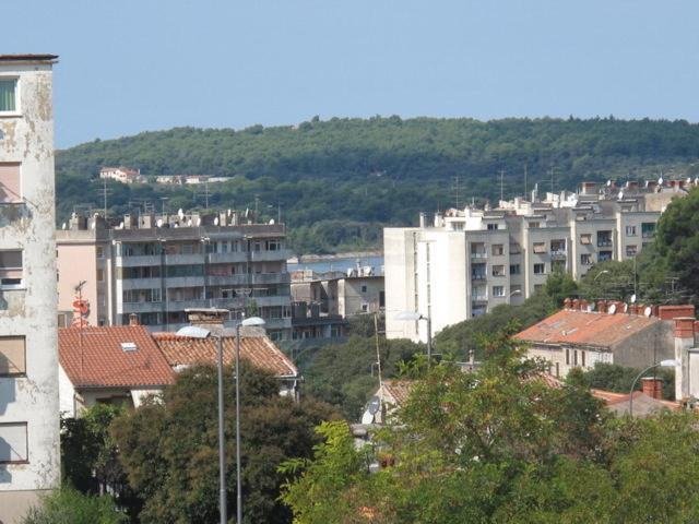 Apartment Pula Center - Near The Central Bus Station Exterior photo