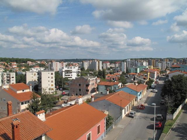 Apartment Pula Center - Near The Central Bus Station Exterior photo